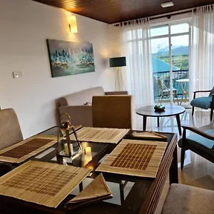 דירה Infinity Luxury, נוארה אליה